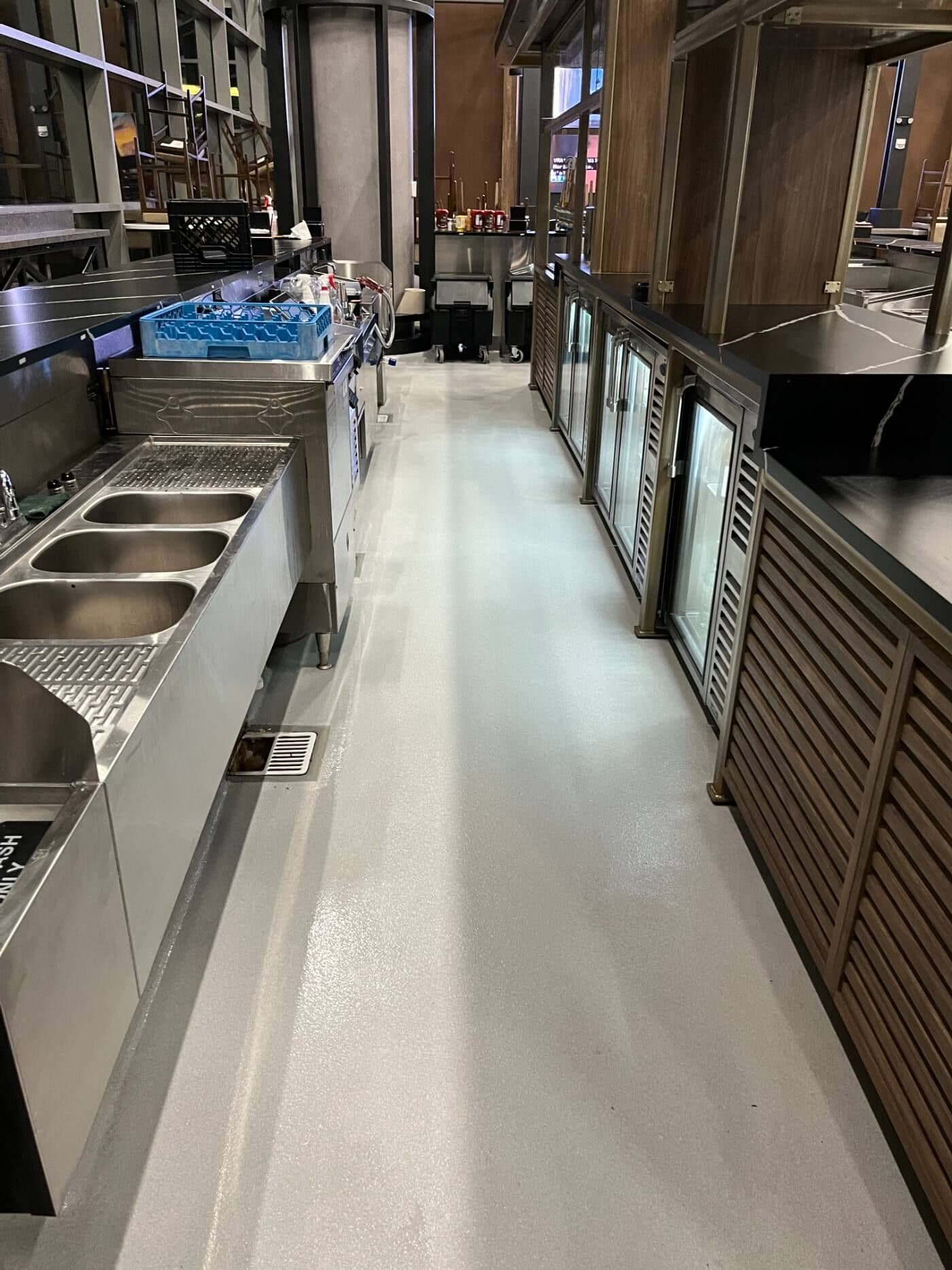 The Castle · bar & floor